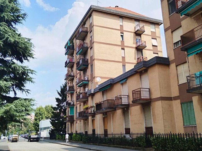 Appartamento monolocale in affitto in Via Zurigo, Inganni, Milano