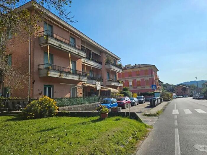 Appartamento trilocale in vendita in Via Domenico Cuneo a, San Colombano Certenoli
