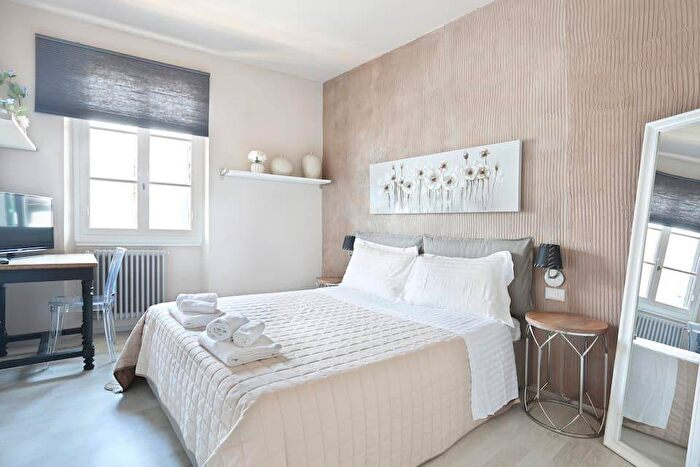 Appartamento trilocale in affitto in Via della Scala, Borgo Ognissanti Il Prato, Firenze