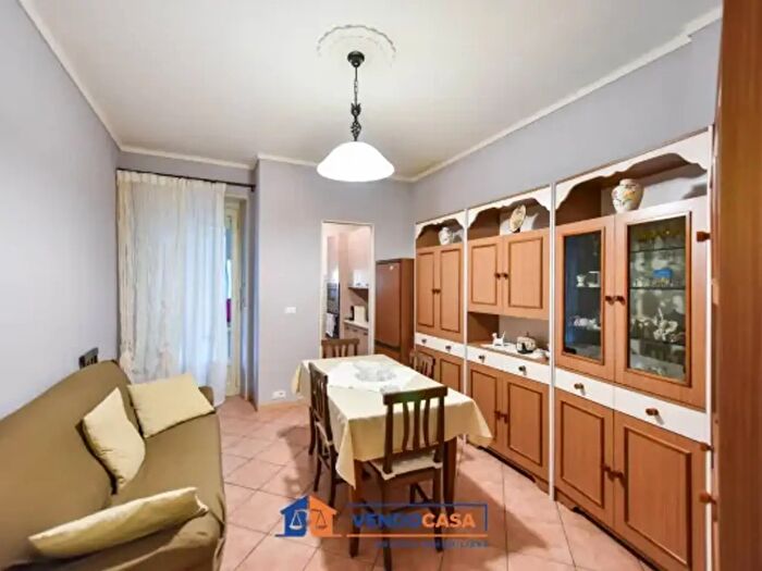 Appartamento trilocale in vendita in Via Genova, Torino