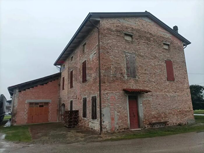 Casa con 8 locali in vendita in Frazione Roncole Verdi, Busseto