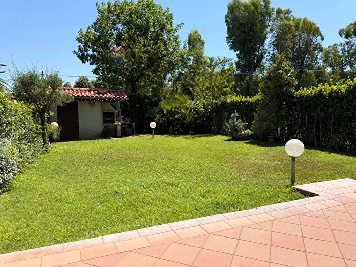Appartamento quadrilocale in vendita in Via Mario Vinciguerra, Roma