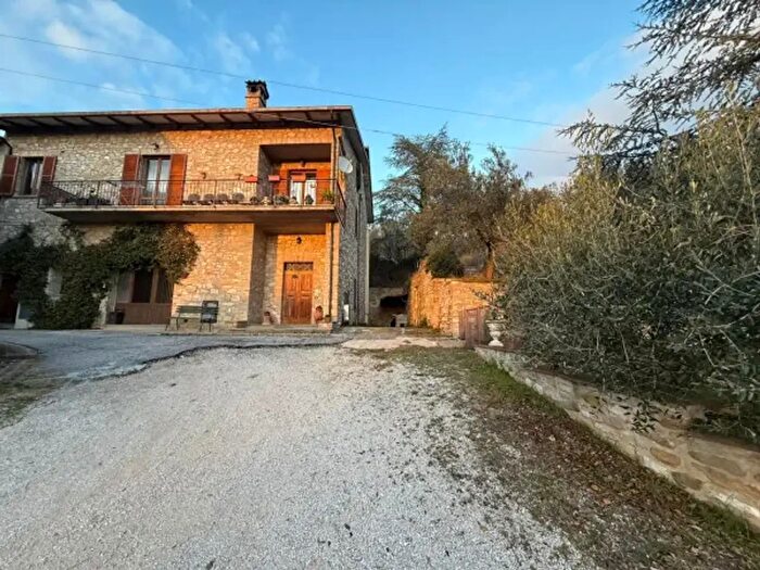 Casa quadrilocale in vendita in Via Madre Terra, Assisi