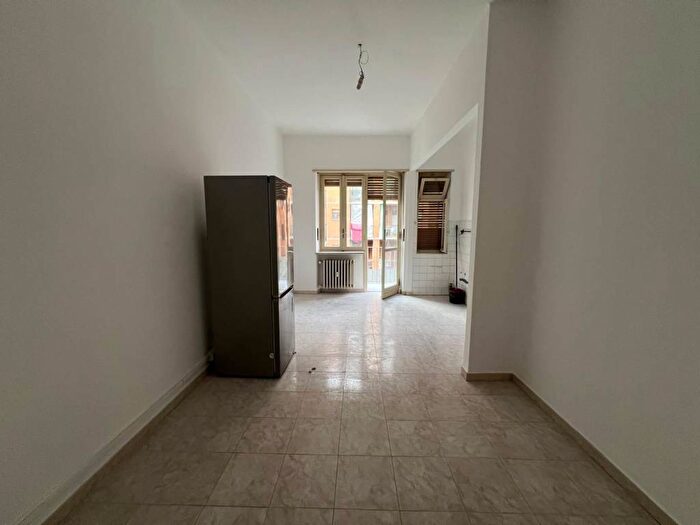 Appartamento trilocale in affitto in Via Roccaforte, Cenisia, Torino