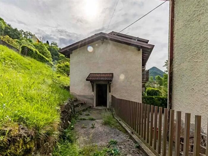 Casa bilocale in vendita in Via Partigiani, Capizzone