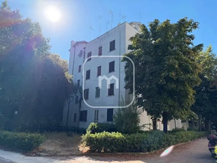 Appartamento trilocale in vendita in Via dei Larici, Roma