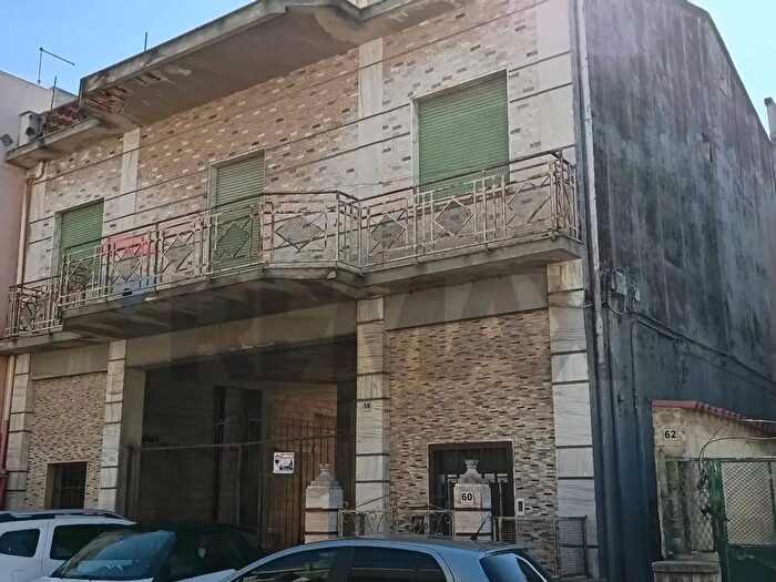 Casa con 7 locali in vendita in Via Cav Domenico Nicassio, Adelfia