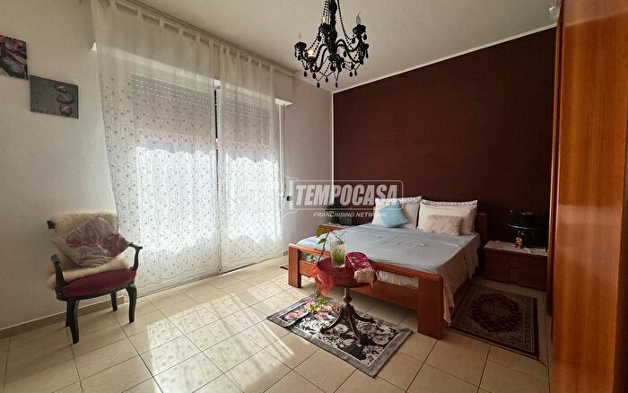 Appartamento bilocale in vendita in Via Roma, Arluno