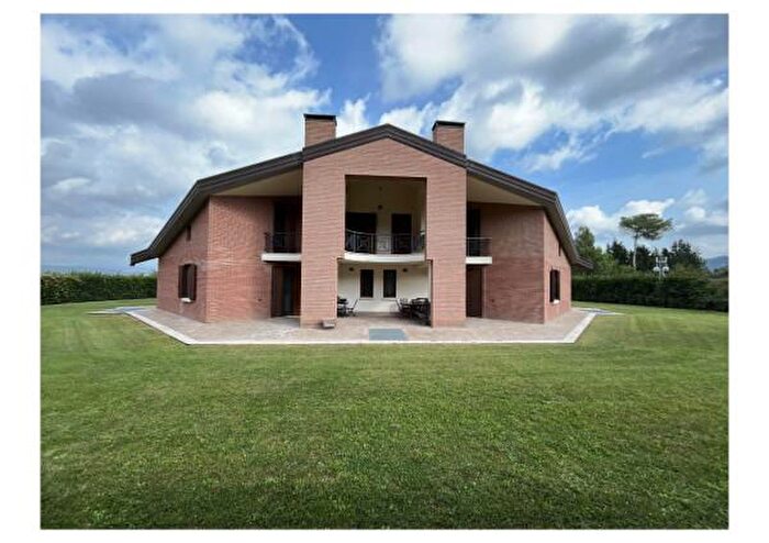 Casa con 5 locali in vendita in Via Reggio Emilia, Orte