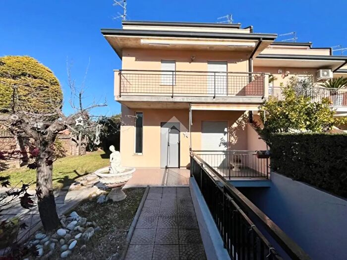 Casa con 5 locali in vendita in Via Brigata Maiella, Lanciano