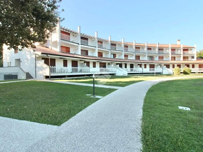 Appartamento trilocale in vendita in Largo dei Venti, Caorle