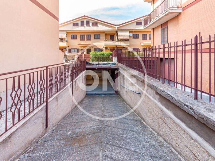 Casa in vendita in Via Villalba, Finocchio, Roma