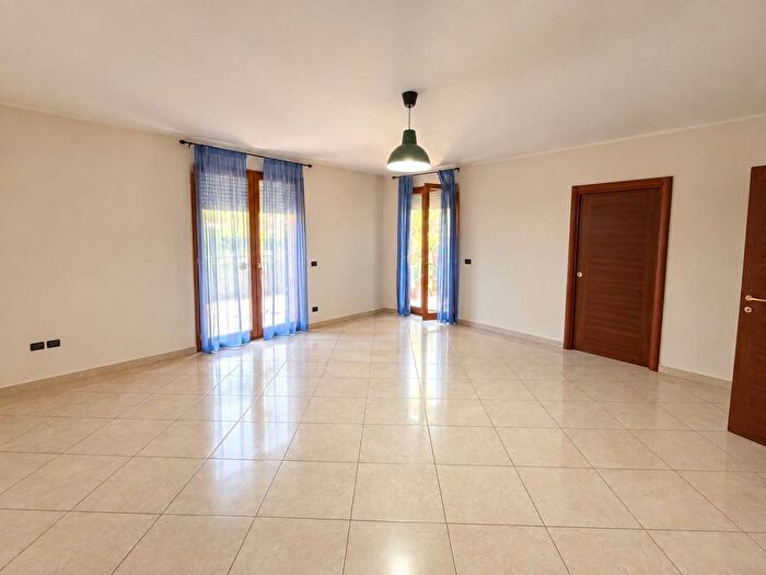 Appartamento trilocale in affitto in Via Filippo Gala, Poligono Via San Cesario, Lecce