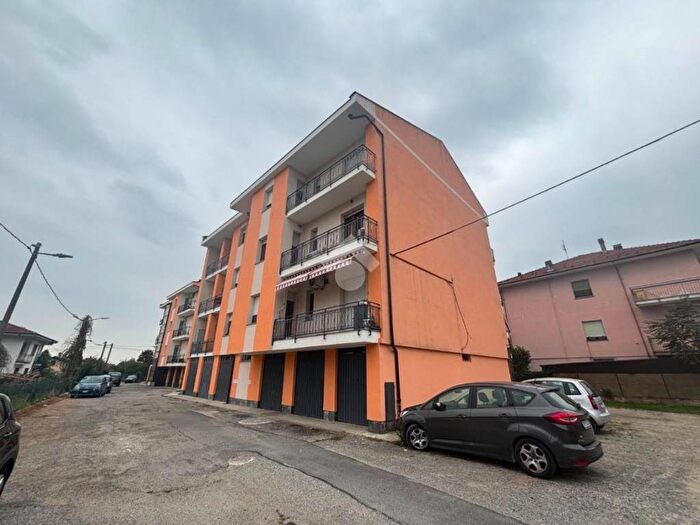 Appartamento trilocale in affitto in Via carlo botta, Centro, Castellamonte