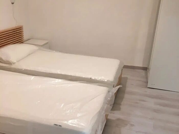 Appartamento trilocale in affitto in Vico Chiuso della Rana, Genova