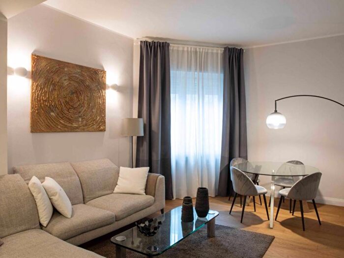 Appartamento trilocale in affitto in Corso Galileo Ferraris, Crocetta, Torino