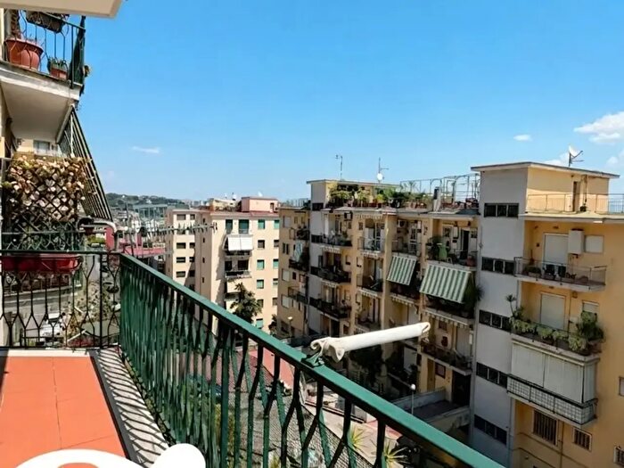 Appartamento quadrilocale in vendita in Via Girolamo Santacroce, Napoli