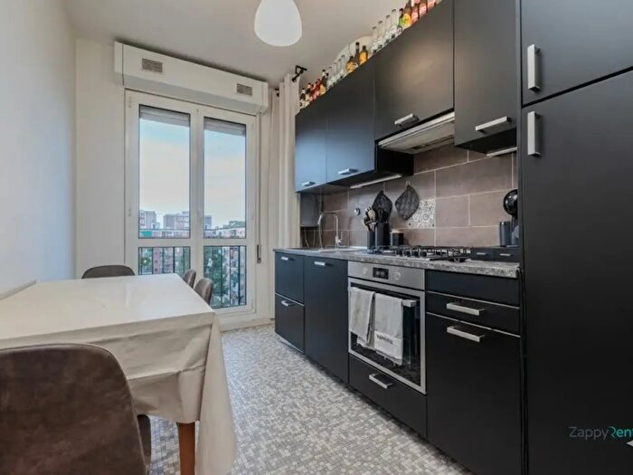 Appartamento trilocale in affitto in Via dei Salici, Cesano Boscone