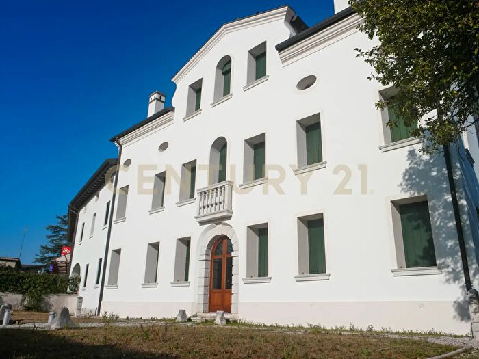 Appartamento con 6 locali in vendita in Via San Cristoforo, Porcia