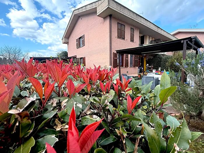 Appartamento trilocale in vendita in Via Val damp, Empoli