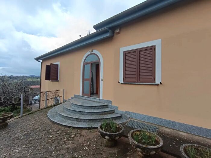 Casa con 7 locali in vendita in Viale dEuropa Traversa, Cortale