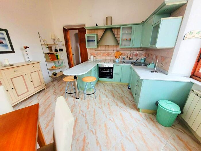 Appartamento con 5 locali in affitto in Piazza Novembre, Pitelli, La Spezia