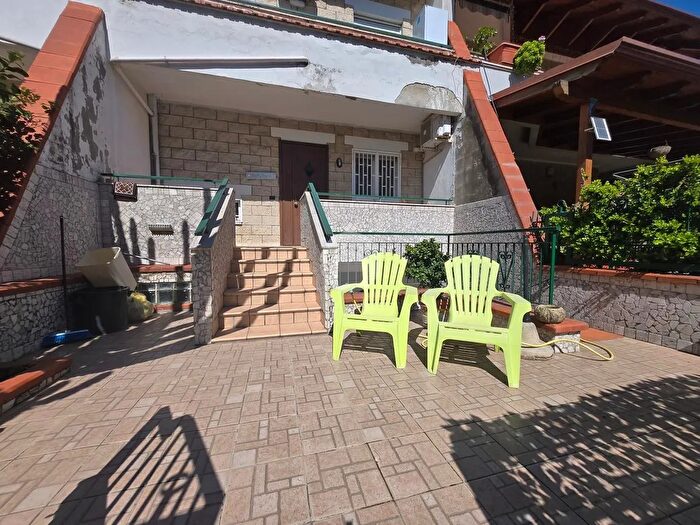 Casa con 6 locali in vendita in Via Ripuaria, Giugliano In Campania