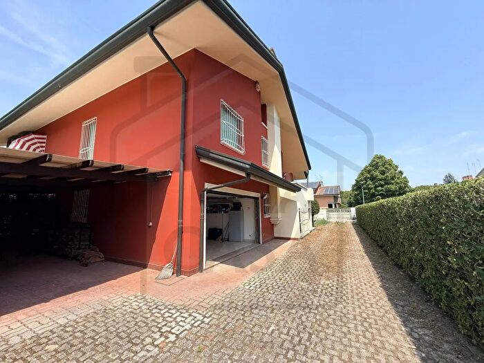 Casa con 5 locali in vendita in Via Moretto da Brescia, Abano Terme