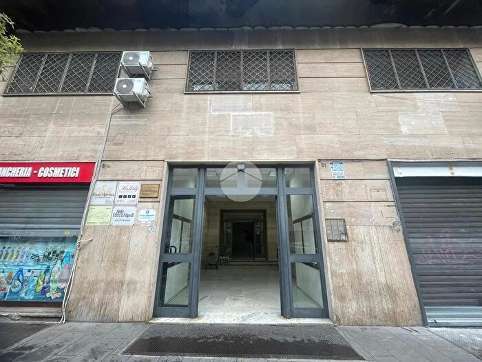 Appartamento quadrilocale in vendita in Corso Meridionale, Napoli