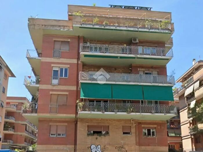 Appartamento bilocale in vendita in Via della Magliana Nuova, Roma
