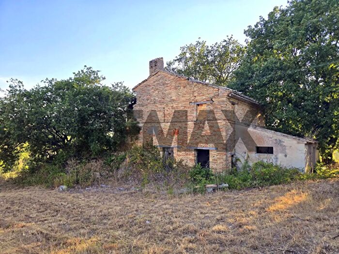 Casa con 6 locali in vendita in Potenza Picena