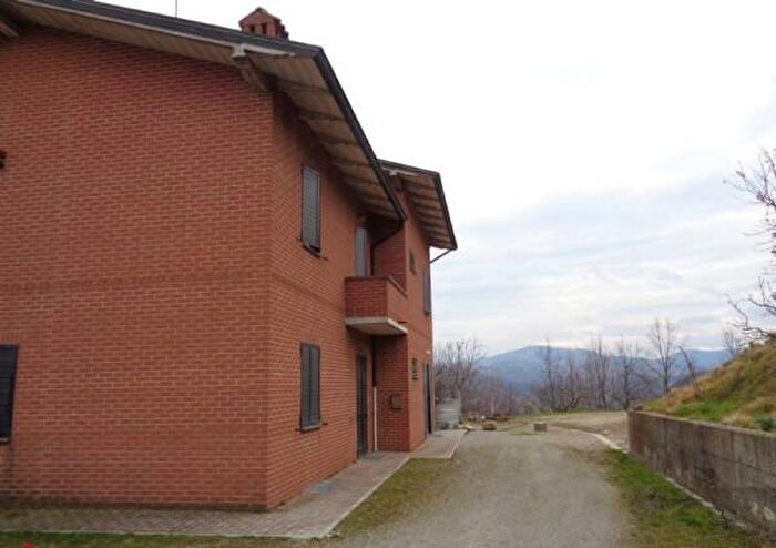 Casa con 6 locali in vendita in Via Giardini, Maranello