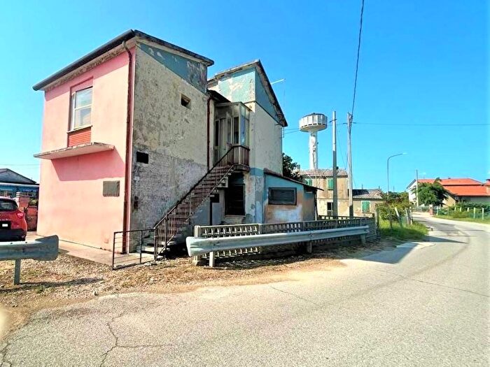 Appartamento trilocale in affitto in Via Venezia, Rosolina