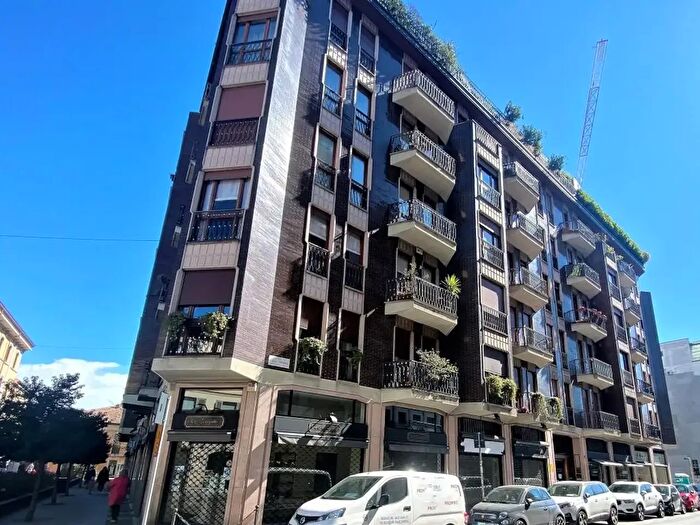 Appartamento trilocale in affitto in Via Manzoni, Monza