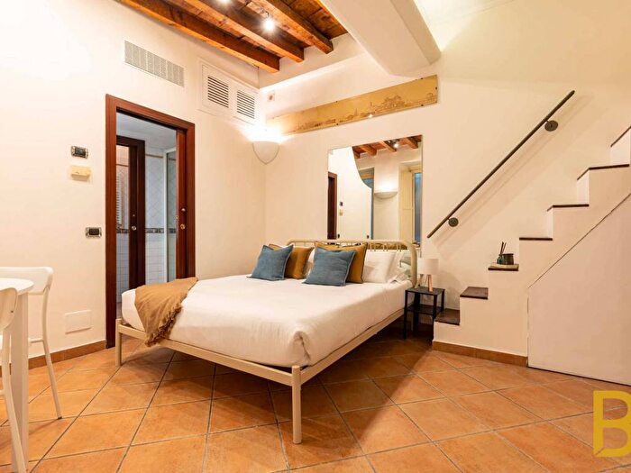 Appartamento monolocale in affitto in Via Cerva, Borgogna Largo Augusto, Milano