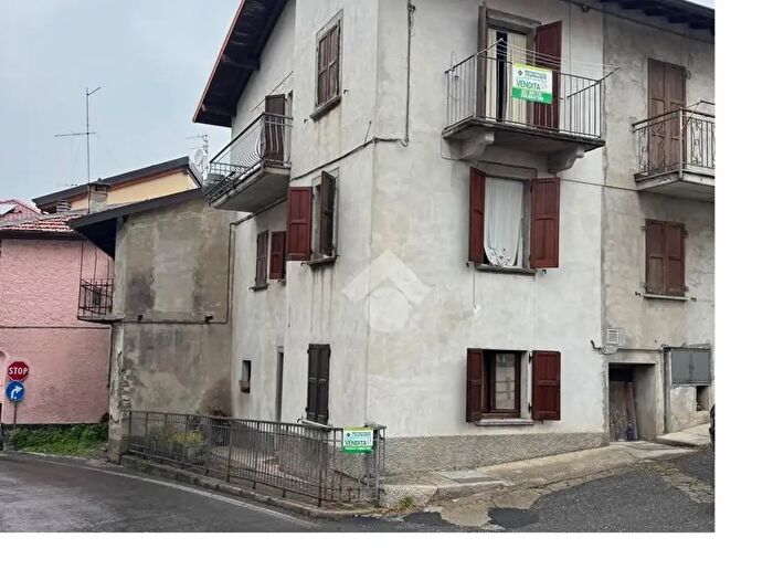 Appartamento con 6 locali in vendita in Via Blessagno, Centro Valle Intelvi