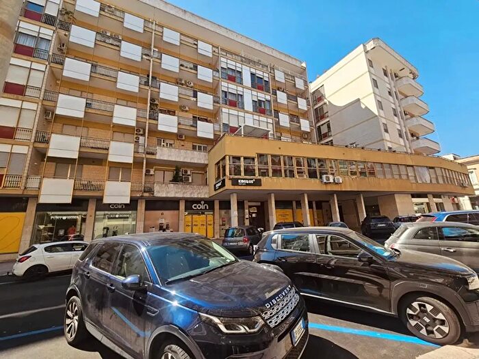Appartamento con 9 locali in vendita in Lecce