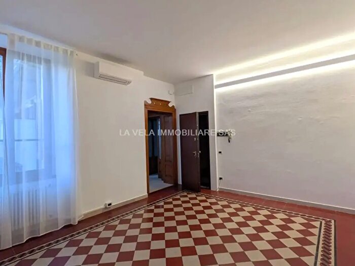 Appartamento bilocale in affitto in Desenzano Del Garda