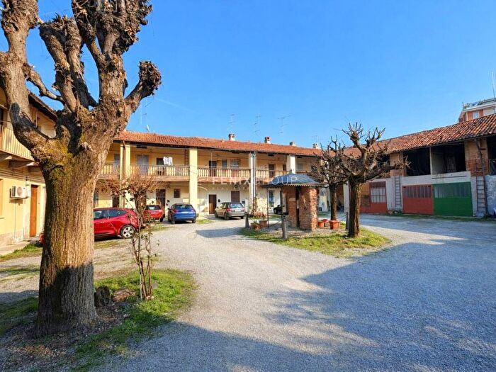 Case in Vendita e in Affitto - 2