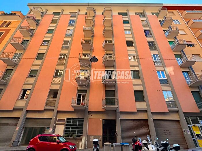 Appartamento trilocale in vendita in Via Amilcare Ponchielli, Savona