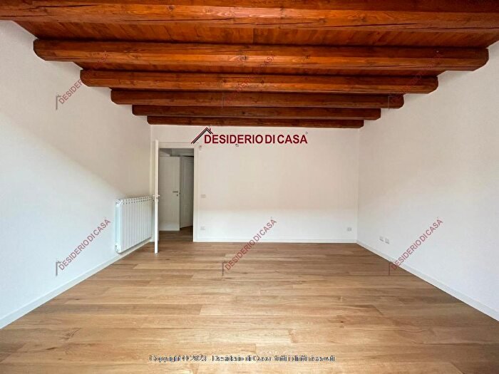 Appartamento quadrilocale in vendita in Via Alessandro Paternostro Palermo Pa Italia, Palermo