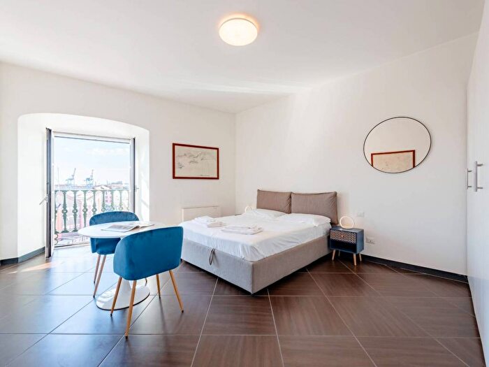 Appartamento bilocale in affitto in Via Antonio Gramsci, Prè, Genova