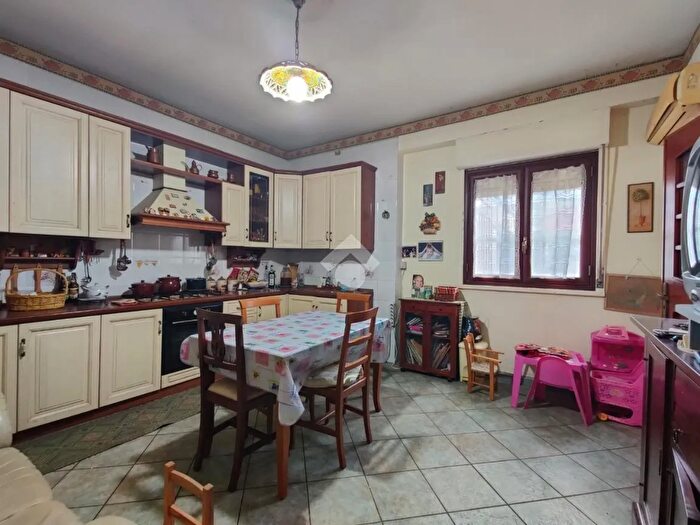 Appartamento trilocale in vendita in Vicolo Luigi Russo, Palermo