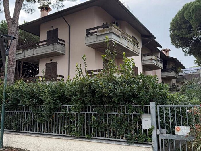 Casa quadrilocale in affitto in Viale Romagna, Milano Marittima, Cervia