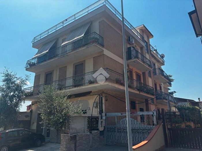 Appartamento trilocale in affitto in Via Francesco di Benedetto, Romanina, Roma