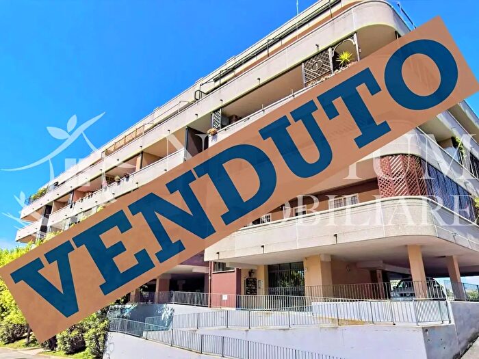 Appartamento bilocale in vendita in Via Paolo Stoppa, Roma