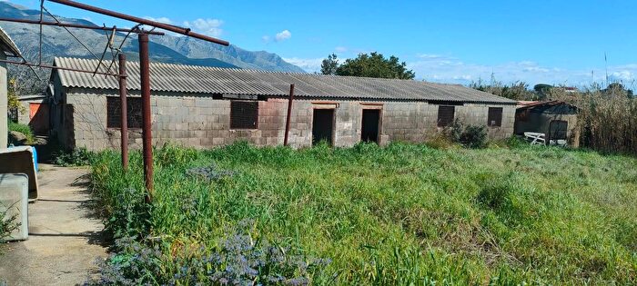 Casa quadrilocale in vendita in Via del Colle Gaeta, Gaeta