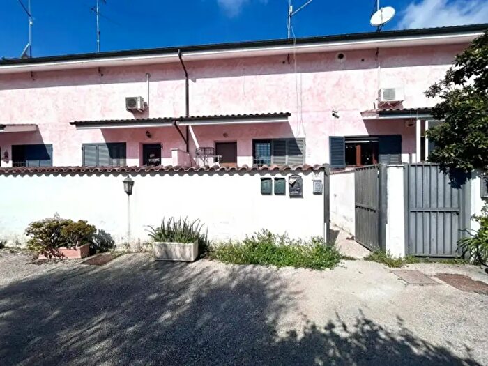 Casa con 5 locali in vendita in Via Luigi Pietrobono, Roma