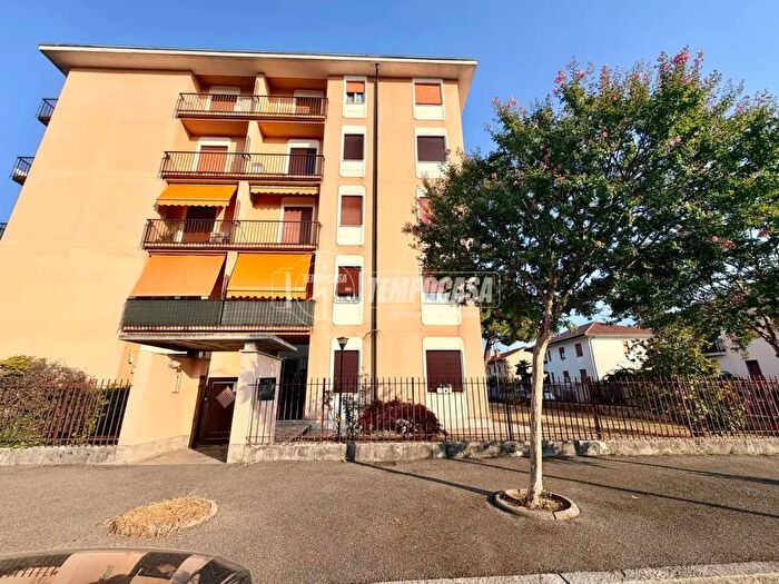 Appartamento bilocale in vendita in Via Watt, Parabiago