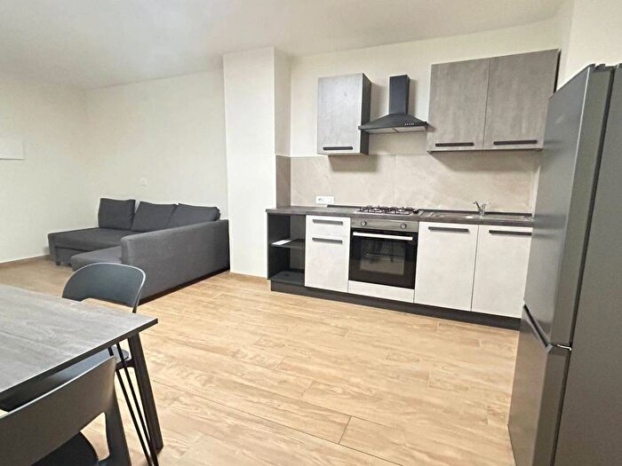 Appartamento bilocale in affitto in Via Emilio Scaglione, Piscinola, Napoli